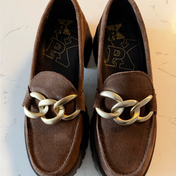 Beautiful brown suede loafers worn once. Gorgeous gold accents chain. - Picture 9 of 11